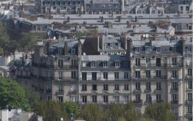 Das Apartment bietet Blick auf den Platz Jean XXIII an der Apsis der Kathedrale Notre Dame in Paris
