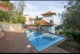 Haus mit Panoramablick auf das Meer