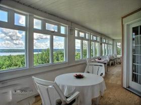 Vielseitiges Anwesen mit unglaublichem Blick auf den See - als B&B betriebsbereit