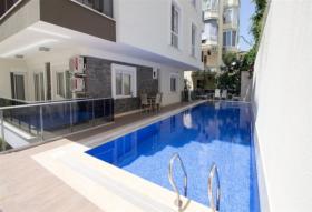 Wohnung in einem neuen Luxuskomplex am Strand