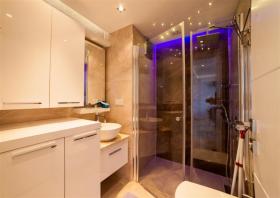 Wohnung in einem neuen Luxuskomplex am Strand