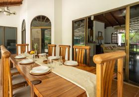 Villa mit 4 Schlafzimmern und 1,6 ha Land in Liberia
