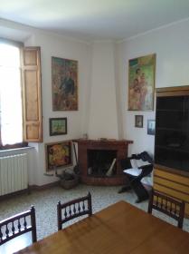 Villa befindet sich in einem mittelalterlichen Dorf in der Toskana