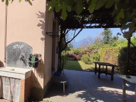 Villa befindet sich in einem mittelalterlichen Dorf in der Toskana