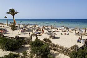 Gut etabliertes Hotel an einem herrlichen Strand gelegen