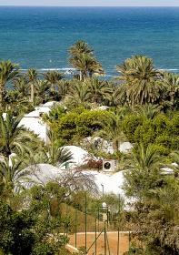 Gut etabliertes Hotel an einem herrlichen Strand gelegen