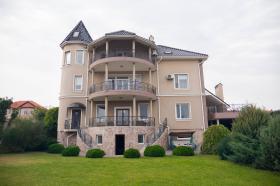 Luxus-Ferienhaus zum Verkauf in Sauvignon-2 Odessa