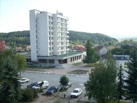 Hotelkomplex 5100 m2 in Bulgarien an der internationalen Straße E80