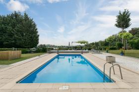 Moderne exklusive Villa zu verkaufen