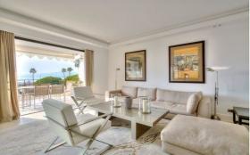 Komplett renovierte Wohnung in Croisette mit Panoramablick auf das Meer