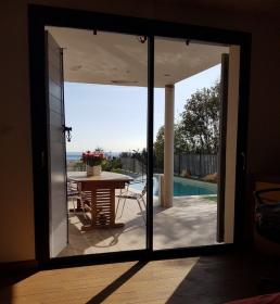 Moderne Villa an der französischen Riviera mit Meerblick