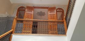 Das prächtige traditionelle marokkanische Riad wurde im historischen Stadtzentrum komplett renoviert
