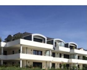 Wohnung mit Schwimmbad an der französisch-schweizerischen Grenze