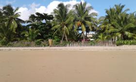 Grundstück mit Haus am Strand von Ambodrona zu verkaufen