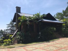 Schöne Villa mit Blick auf die Stadt zu verkaufen