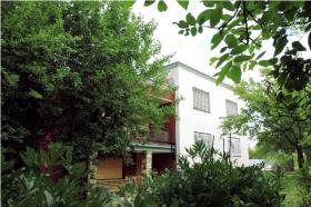 Haus mit großem Garten zu verkaufen