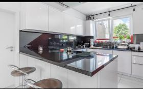 Verkaufe ein neues Haus in der Nähe von Düsseldorf