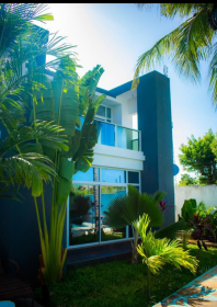 Komplett eingerichtetes modernes Haus mit 4 Schlafzimmern