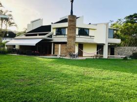 Spektakuläres modernes Haus in La Lagunita, Caracas