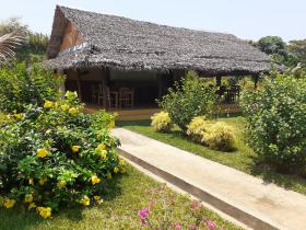 Zum Verkauf zusammen Restaurant, Ferienhaus und Villa auf der Touristeninsel