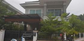 Haus in sicherer Nachbarschaft mit Hausmeister in Nakhon Ratchasima