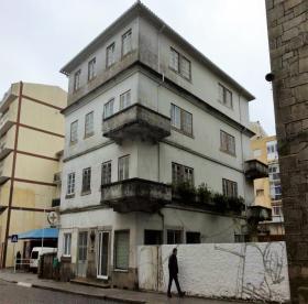 Gelegenheit, Vierstöckiges Gebäude im Zentrum von Mangualde