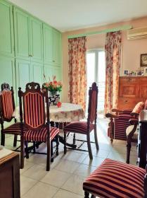 Schönes Einfamilienhaus mit Meerblick zu verkaufen