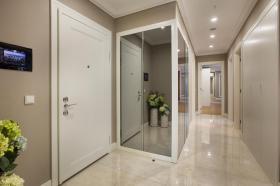 3+1-Wohnung im Obergeschoss mit schöner Aussicht in einem prestigeträchtigen Komplex zu verkaufen