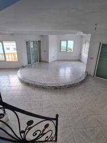 Luxuriöse Villa bestehend aus 3 Etagen
