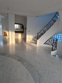 Luxuriöse Villa bestehend aus 3 Etagen