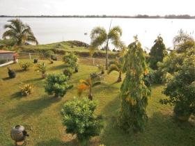 Villa am Wasser mit privatem Jachthafen