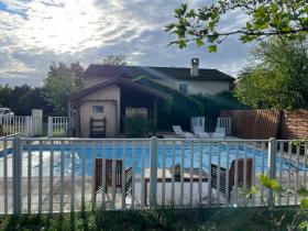 Villa in einer ruhigen Wohngegend in der Nähe des Stadtzentrums
