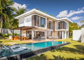 Schritt zum Surfstrand - Neue moderne Villa