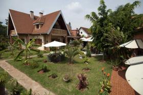 Zu verkaufen charmantes Hotel-Restaurant - Immobilien und Geschäft