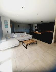 Villa in idealer Lage auf den Höhen von Poulx