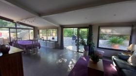 Schöne Villa mit 7 Zimmern auf bewaldetem Grundstück mit Pool