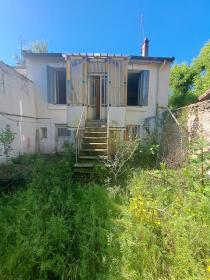 Stadthaus mit Garten zur Komplettrenovierung