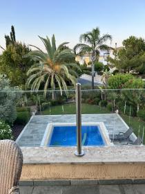 Hervorragende Luxusvilla in einem sicheren Bereich, 300 Meter vom Strand Yiannakis entfernt