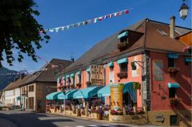 Hotel-Restaurant - Gewerbe- und Immobilienflächen zu verkaufen