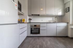 Schöne Zweizimmerwohnung, möbliert und komplett ausgestattet