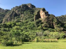 Wunderschönes Grundstück mit Tepozteco Chalet