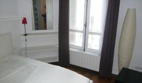 2-Zimmer-Wohnung mit Fenstern auf beiden Seiten