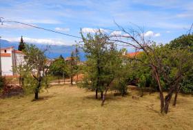 Bebaubares Grundstück von 500 m² mit Meer- und Bergblick