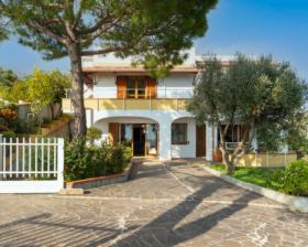 Villa mit exklusivem Panoramablick aufs Meer zu verkaufen