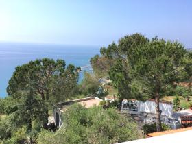 Villa mit exklusivem Panoramablick aufs Meer zu verkaufen