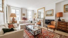 Elegante 113 m² große Wohnung in einer prestigeträchtigen Lage im 7. Arrondissement von Paris