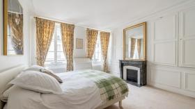 Elegante 113 m² große Wohnung in einer prestigeträchtigen Lage im 7. Arrondissement von Paris