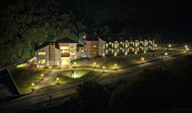 Luxushotel zum Verkauf an den Hängen des Kaimaktsalan
