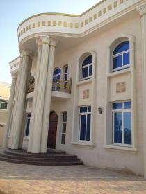 Haus in Dubai 400 Meter vom Yachtclub entfernt