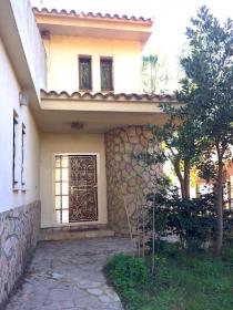 Villa zum Verkauf mit Grundstück und Innenpool